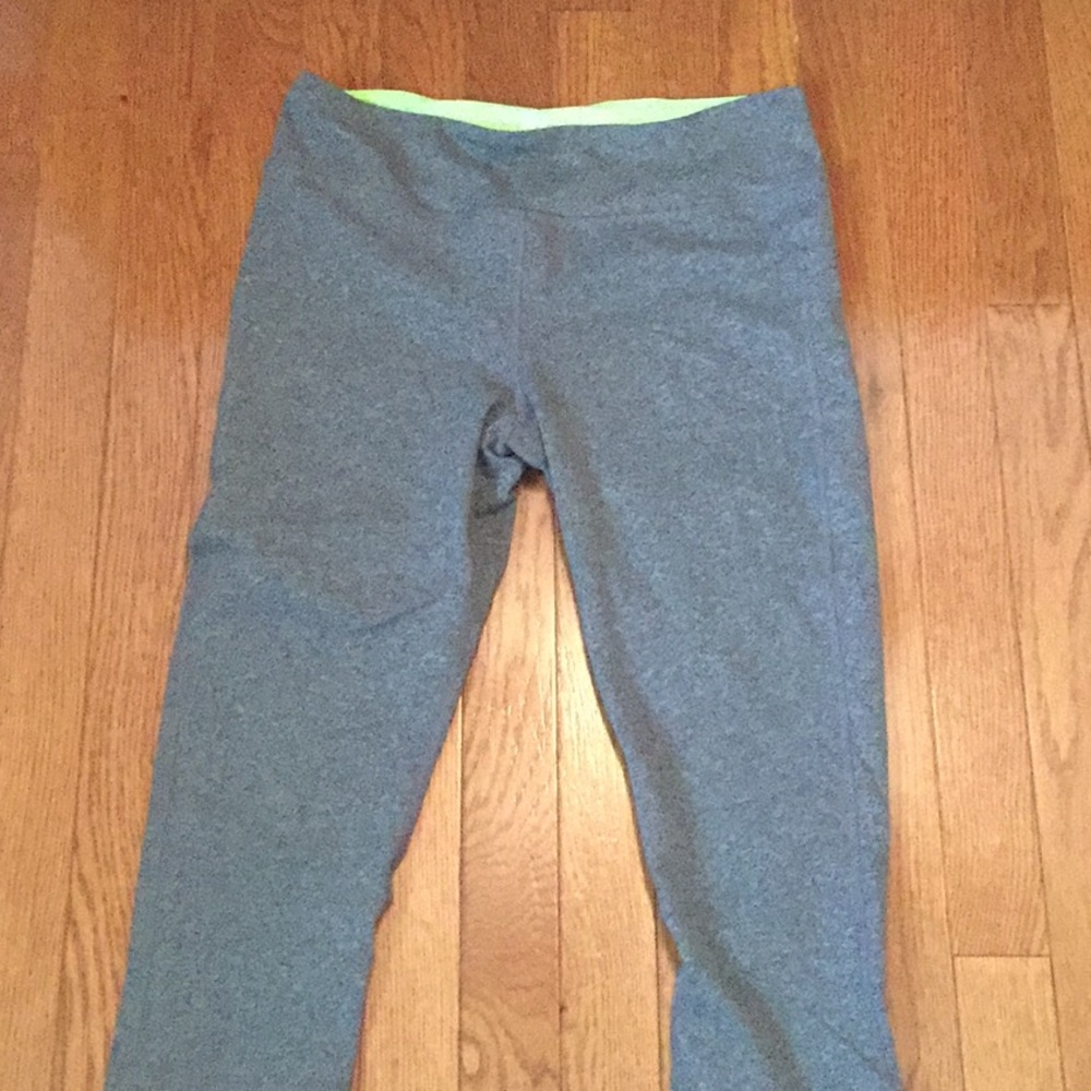 Capri workout pants